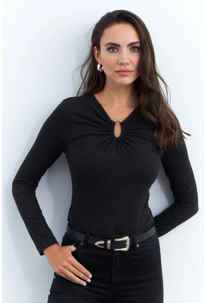 Kadın Antrasit Aksesuarlı Bluz EY2950