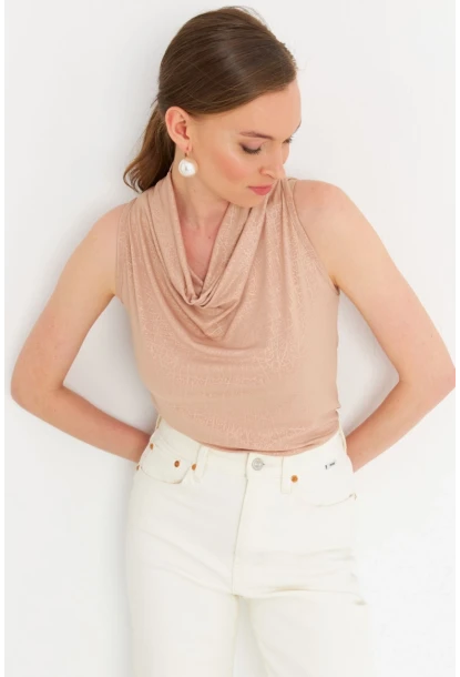 Kadın Bej Sırt Pencereli Desenli Bluz LPP1021