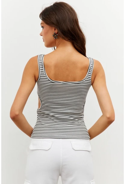 Kadın Beyaz Beli Pencereli Çizgili Kısa Bluz PP7364