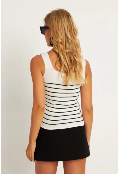 Kadın Beyaz Kare Yaka Çizgili Triko Bluz KAZ15