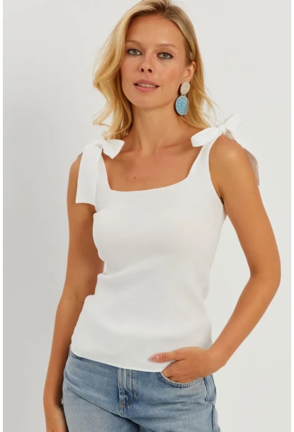 Kadın Beyaz Triko Bluz YV236