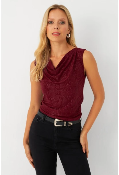 Kadın Bordo Degaje Yaka Kolsuz Bluz LPP1297