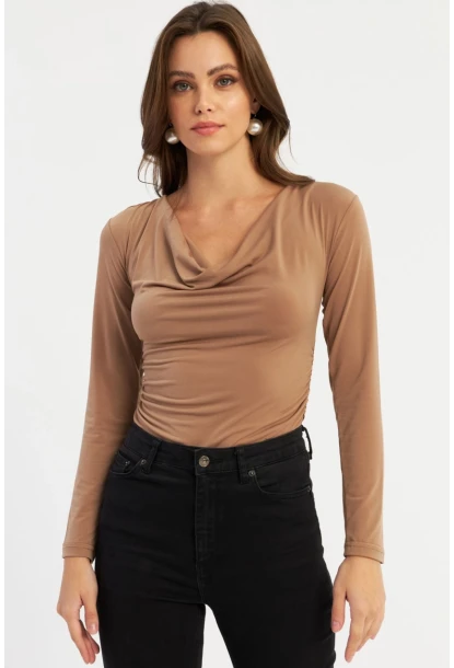 Kadın Camel Degaje Yaka Büzgülü Bluz FRY2248