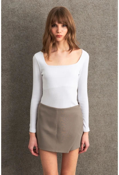 Kadın Ekru Kare Yaka Kaşkorse Bluz GA101