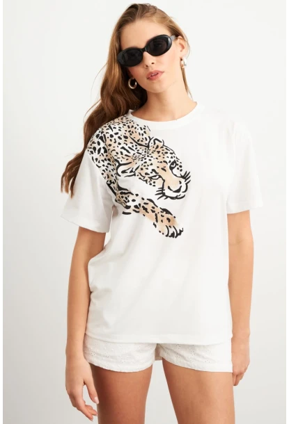 Kadın Ekru Leopar Baskılı T-Shirt FİR2137