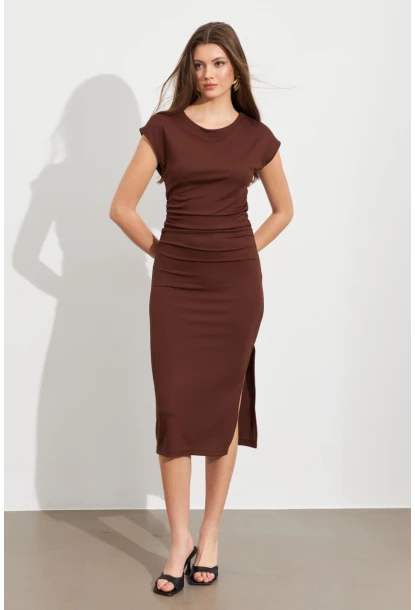 Kadın Kahverengi Büzgülü Midi Elbise MK38