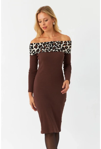 Kadın Kahverengi Leopar Bloklu Madonna Yaka Midi Elbise AYD395