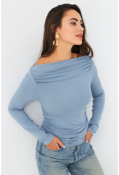 Kadın Mavi Degaje Yaka Büzgülü Bluz AYD386
