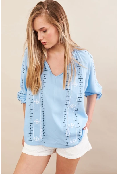 Kadın Mavi Nakışlı Bluz MPC1344