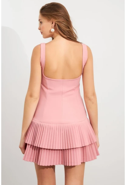 Kadın Pembe Sırt Dekolteli Fırfırlı Şortlu Mini Elbise FRY101
