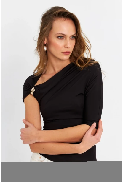 Kadın Siyah Aksesuarlı Bluz EY3074