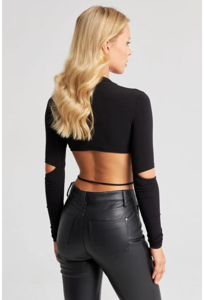 Kadın Siyah Aksesuarlı Crop Bluz B2947