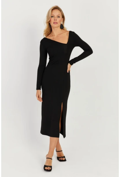 Kadın Siyah Asimetrik Yaka Yırtmaçlı Midi Elbise EY2708