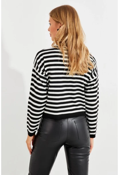Kadın Siyah-Beyaz Çizgili Balıkçı Kısa Bluz YV201