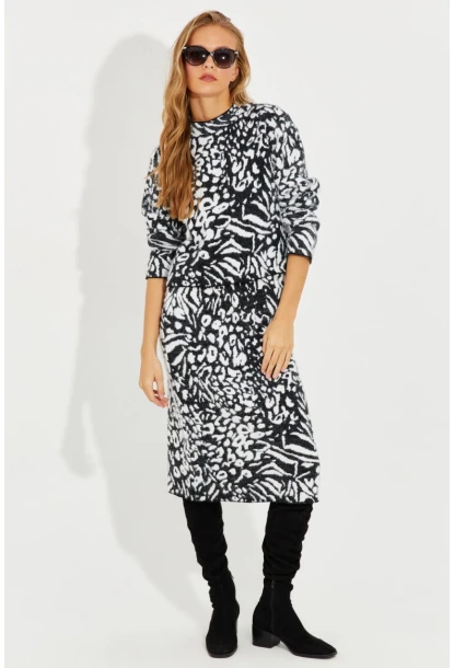 Kadın Siyah-Beyaz Desenli Alt Üst Triko Yumoş Etek Takım VİN30201