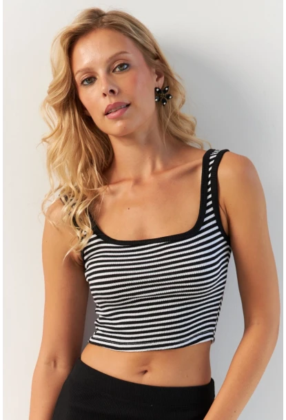 Kadın Siyah-Beyaz Kare Yaka Çizgili Bluz XL2036