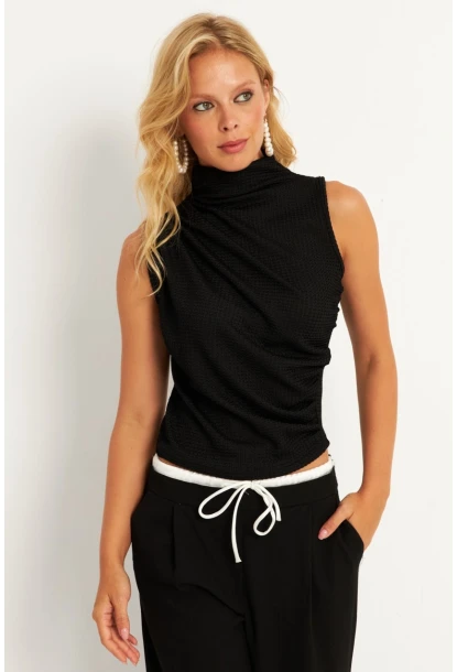 Kadın Siyah Büzğülü Bluz HC1452