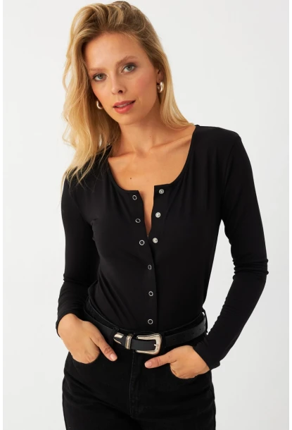 Kadın Siyah Çıtçıt Kapamalı Bluz RLO3032