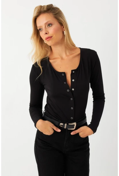 Kadın Siyah Çıtçıt Kapamalı Bluz RLO3032