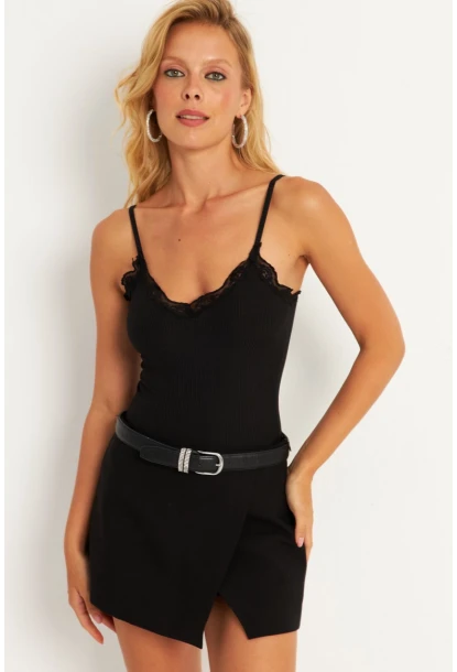 Kadın Siyah Dantel Detaylı Bluz MK18