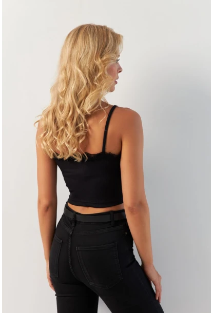 Kadın Siyah Dantel Detaylı Crop Bluz MK22