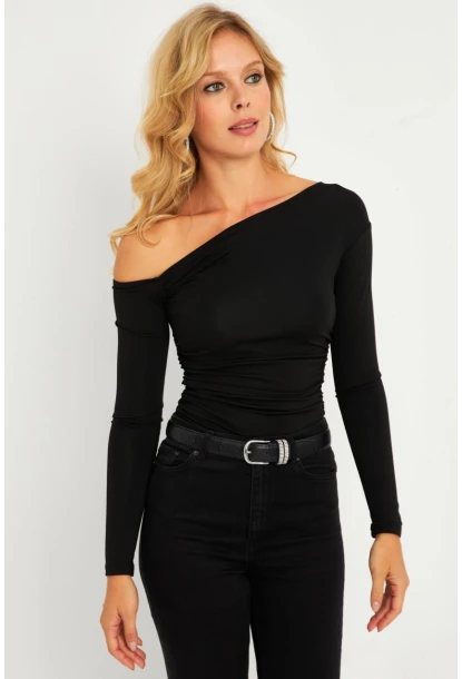 Kadın Siyah Drapeli Bluz B5004