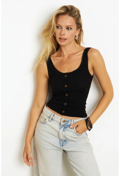 Kadın Siyah Düğme Aksesuarlı Bluz MK14