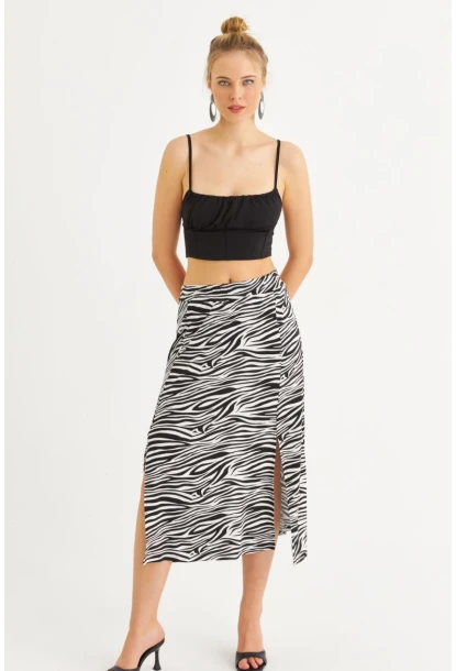 Kadın Siyah-Ekru Desenli Midi Etek FRY2227