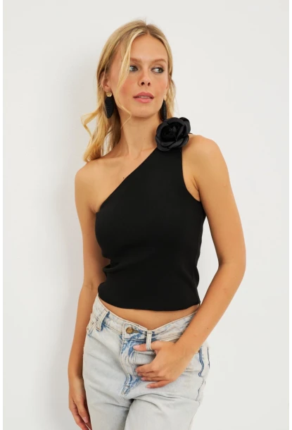 Kadın Siyah Gül Aksesuarlı Triko Bluz ET02