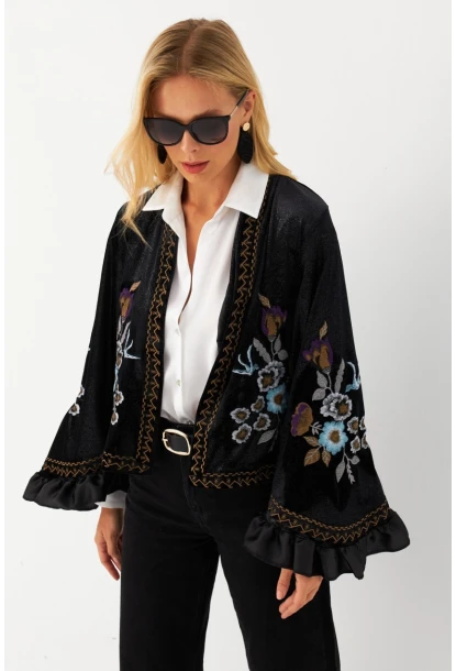 Kadın Siyah İspanyol Kol Nakışlı Kadife Simli Ceket QS5577