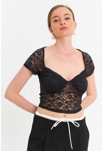 Kadın Siyah Kalp Yaka Tül Crop Bluz TPG05