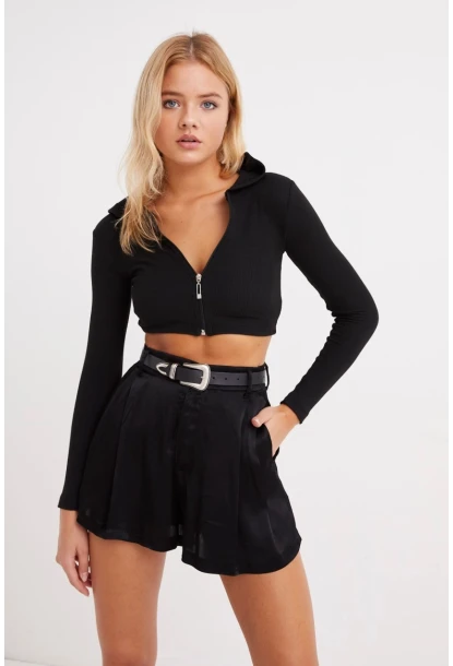 Kadın Siyah Kapüşonlu Kısa Kaşkorse Bluz EY1032