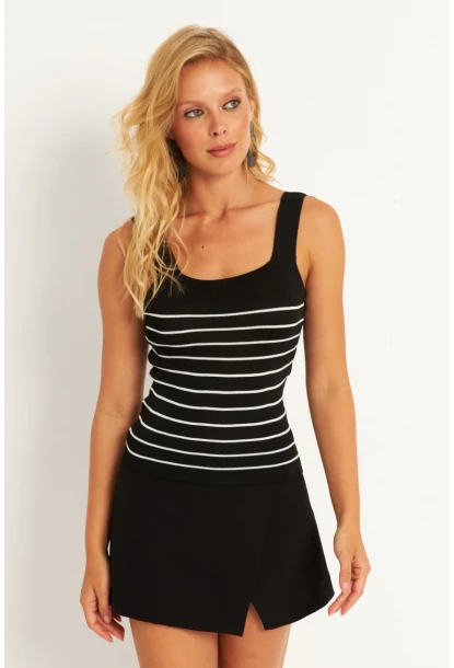 Kadın Siyah Kare Yaka Çizgili Triko Bluz KAZ15