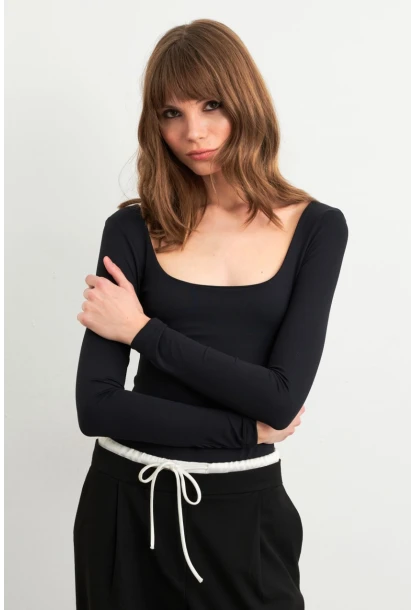 Kadın Siyah Kayık Yaka Basic Body CY352