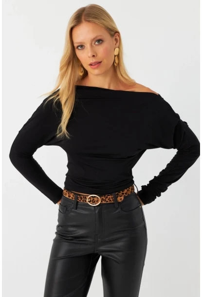 Kadın Siyah Kayık Yaka Bluz DMR382-1