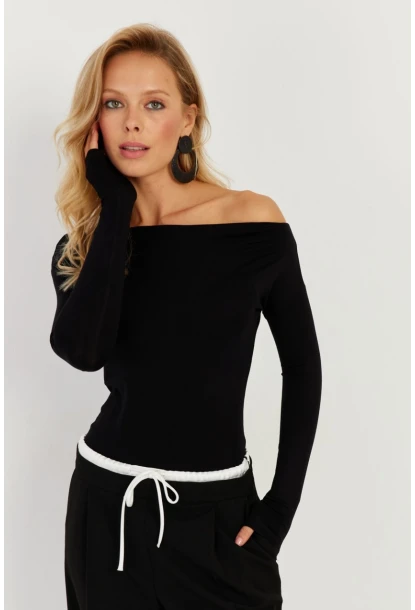 Kadın Siyah Kayık Yaka Bluz LPP1254