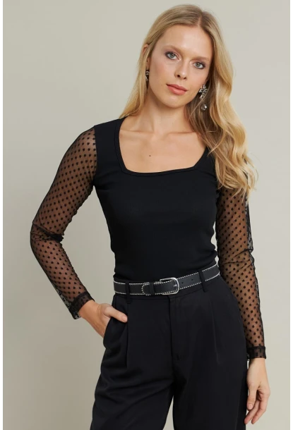 Kadın Siyah Kolları Tül Kare Yaka Kaşkorse Bluz TF33
