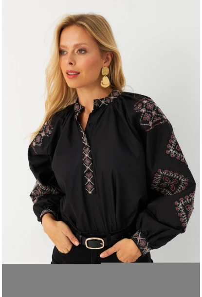 Kadın Siyah Nakışlı Detaylı Bluz MQS5672