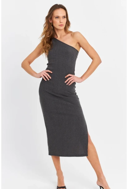 Kadın Siyah Omuz Aksesuarlı Kolsuz Midi Elbise MOD2400