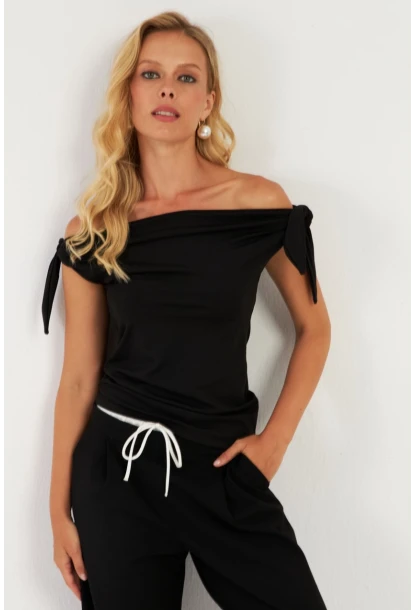 Kadın Siyah Omuz Bağlamalı Bluz EY2851