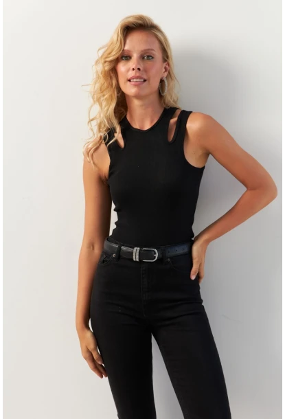 Kadın Siyah Omuz Pencereli Bluz MK20