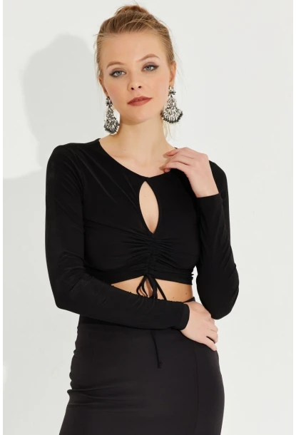 Kadın Siyah Önü Damla Büzgülü Crop Bluz AYD246