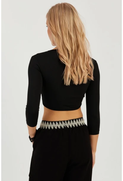 Kadın Siyah Önü Halkalı Crop Bluz EY2737