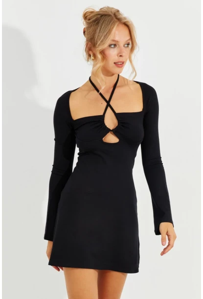 Kadın Siyah Önü Pencereli Bağcıklı Mini Elbise B1926