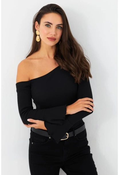 Kadın Siyah Prenses Kol Kaşkorse Bluz TF34