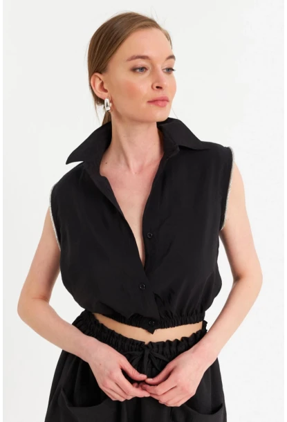 Kadın Siyah Taş Detaylı Crop Gömlek SUN200