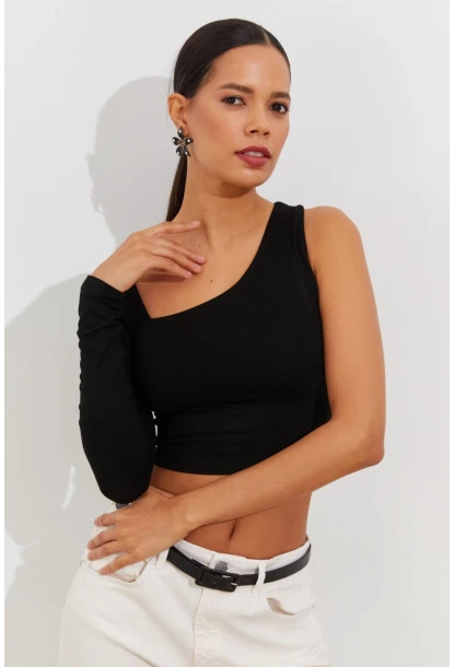 Kadın Siyah Tek Kol Asimetrik Crop Bluz BK1606