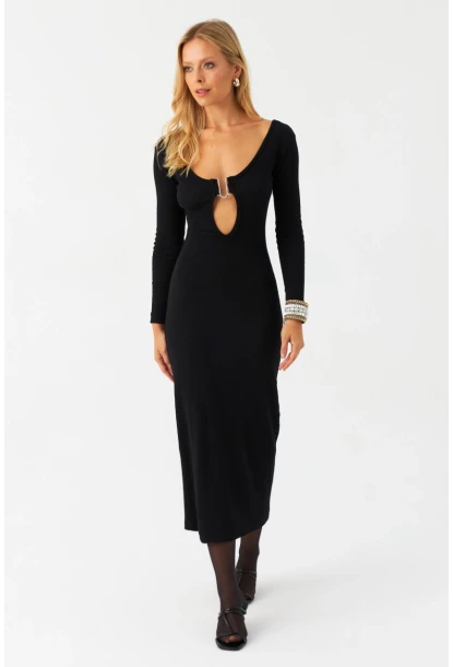 Kadın Siyah Toka Aksesuarlı Pencereli Midi Elbise EY2999