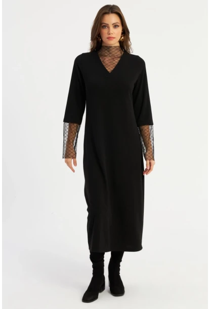 Kadın Siyah Tül Detaylı V Yaka Midi Elbise MBK55
