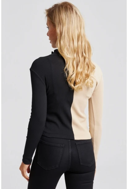 Kadın Vanilya-Siyah Renk Bloklu Kaşkorse Bluz EY2586